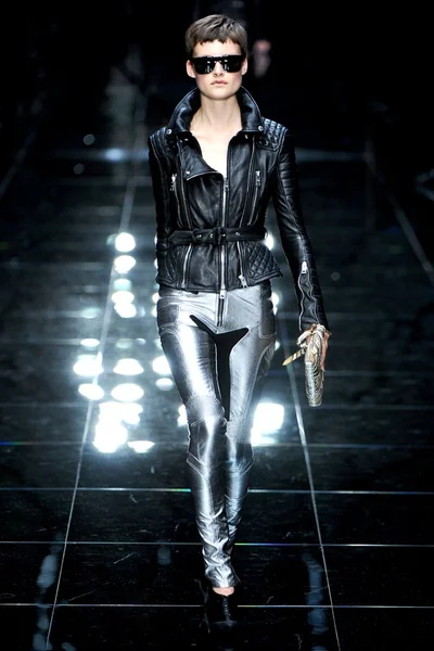 Look 26